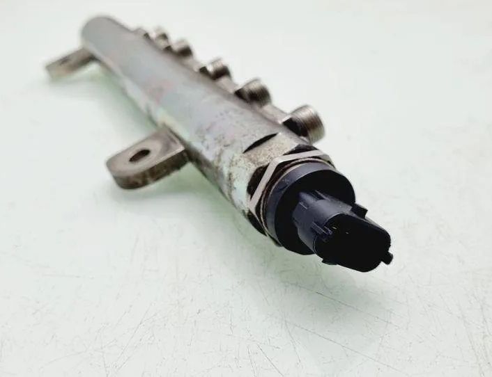 OPEL Zafira B (2005-2010) Palivová lišta 55209572 21324577