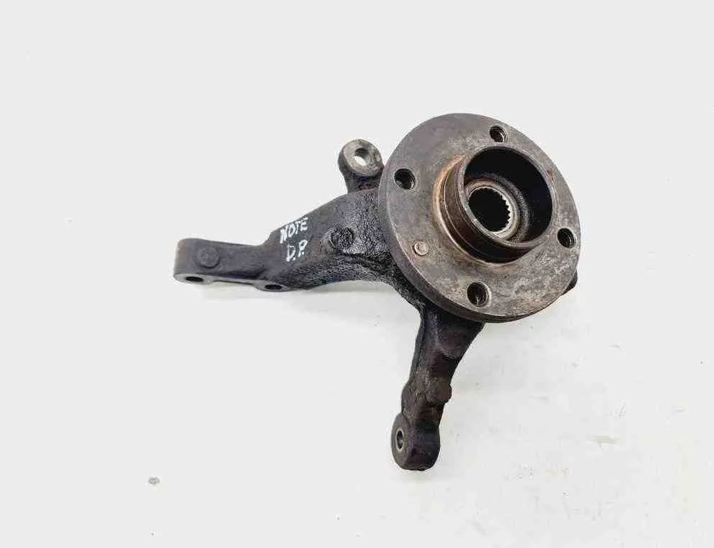 NISSAN Note 1 generation (2005-2014) Front Right Wheel Hub 32679481