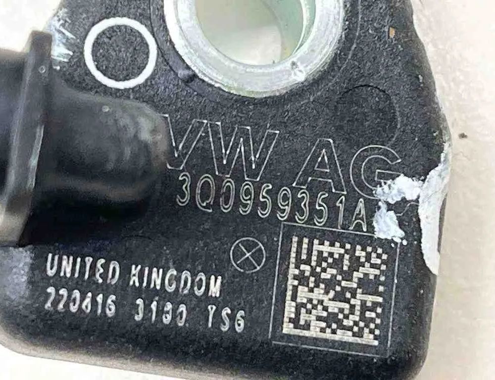 SKODA Octavia 3 generation (2013-2020) Датчик удара задний левый 3Q0959351A,3Q0959351 32684428