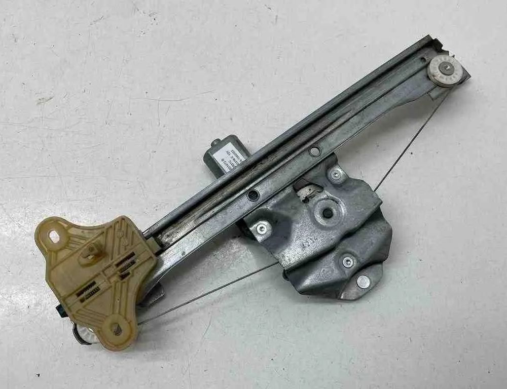 RENAULT Captur 1 generation (2013-2019) Zdvíhač pravého zadného dverového okna 9030318C,3Q2931C,128001472B 32687844