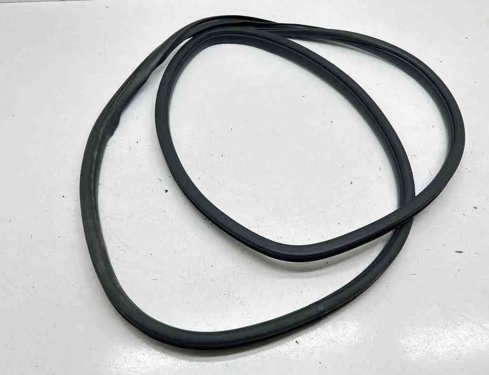 DODGE Durango 3 generation (2010-2024) Уплотнительная резина задней двери (по кузову) 32693383