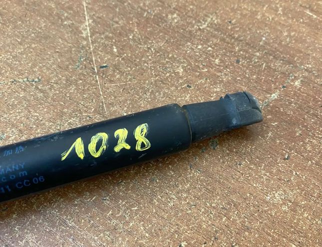 BMW 6 Series F06/F12/F13 (2010-2018) Амортизатор крышки багажника левый 51247228172,#1028 26607907