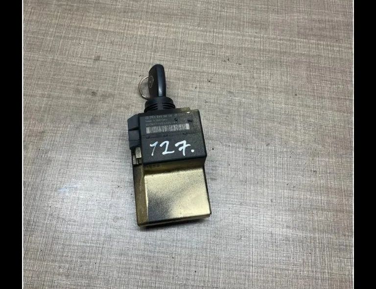 MERCEDES-BENZ C-Class W203/S203/CL203 (2000-2008) Замок зажигания 2035450608 31736876