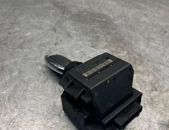 MERCEDES-BENZ E-Class W211/S211 (2002-2009) Zámok zapalovania 2115451408 31746785