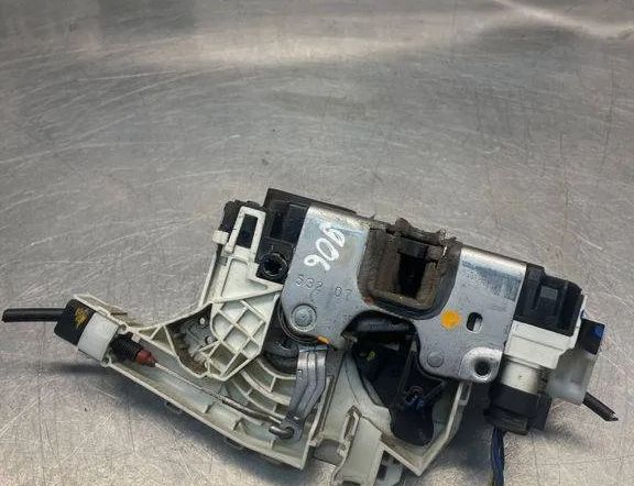 MERCEDES-BENZ Sprinter 2 generation (906) (2006-2018) Замок боковых левых дверей A9067303535 31748319