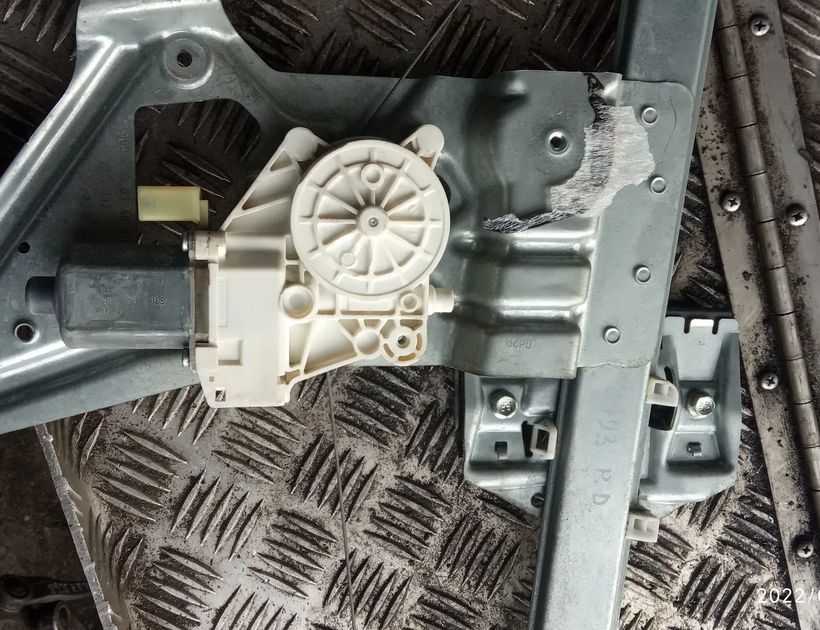 MERCEDES-BENZ Sprinter 2 generation (906) (2006-2018) Regulátor okna pravých predných dverí A9067200146RH,A0066205542 14326418