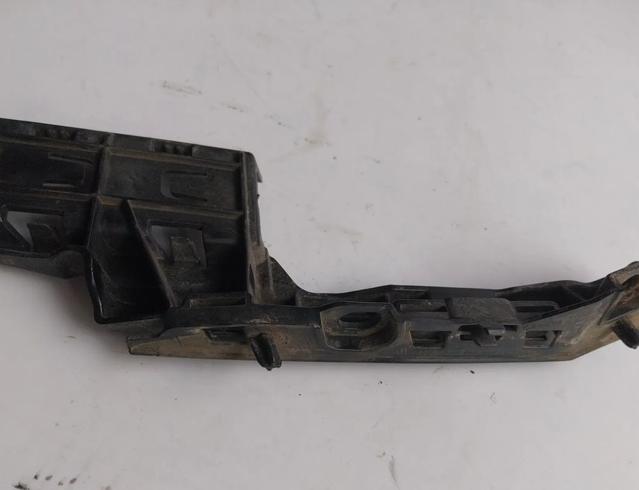 SKODA Octavia COMBI (2019-2024) Держатель бампера передний левый Frontleft,5E3.807.183,5E3807183,3200201124,3200201124,031500100 26363309