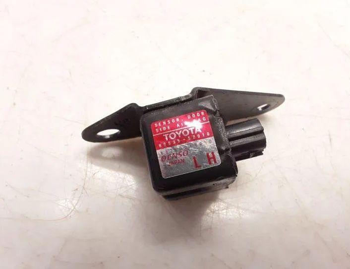 TOYOTA Yaris 2 generation (2005-2012) Front Right Impact Sensor 8986552010,8983552010,1876004050 20761412