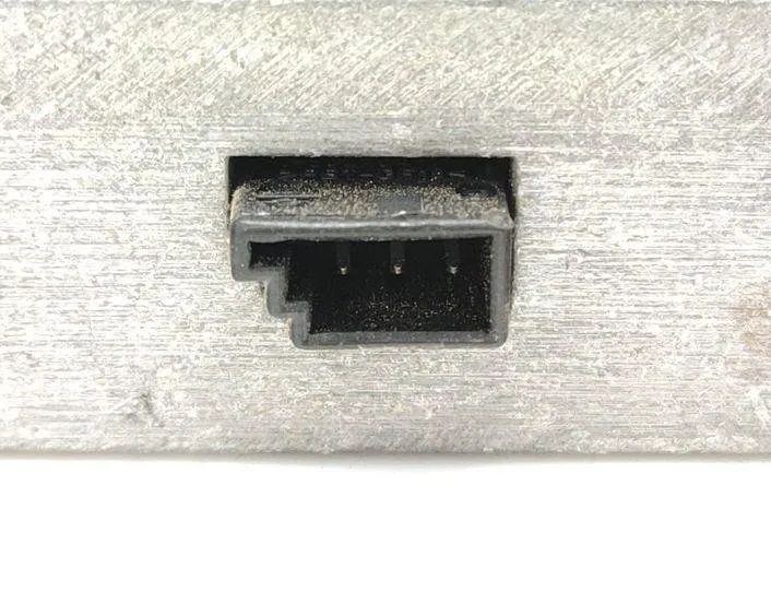 AUDI A6 C5/4B (1997-2004) Zosilňovač antény na kufri 8E0035456 20761777