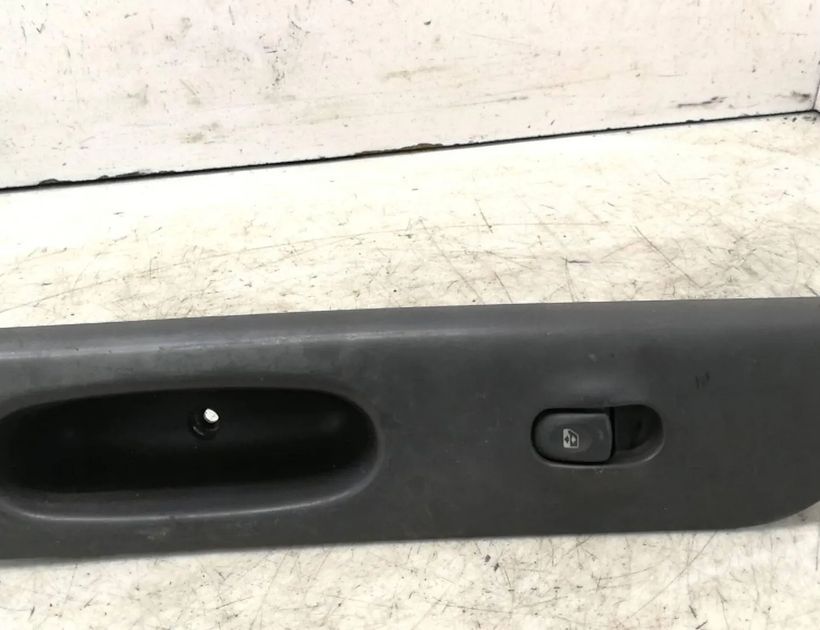 RENAULT Espace 3 generation (1996-2002) Кнопка стеклоподъемника задней правой двери 7701708153 29784893