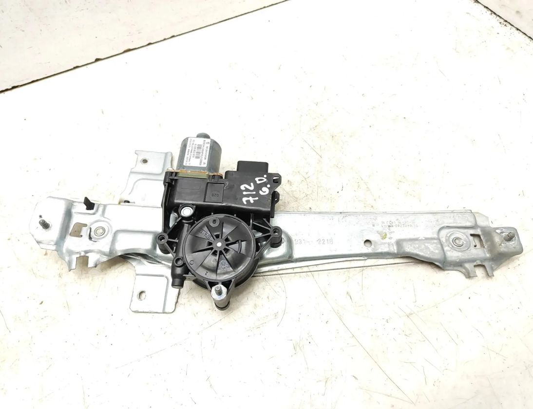 PEUGEOT 2008 2 generation (2019-2023) Стеклоподъемник задней правой двери 9816401480 29970072