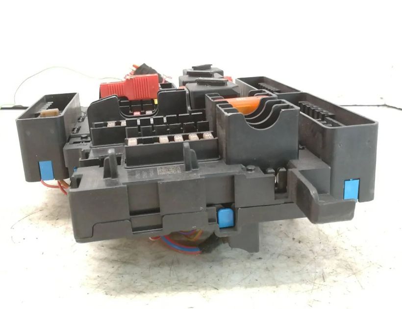 BMW X1 F48/F49 (2015-2023) Блок предохранителей 9270355,J78270 30117759