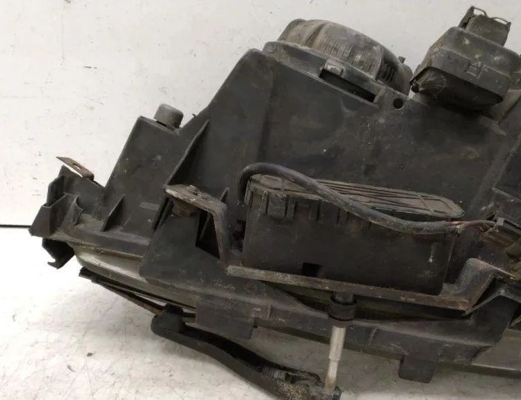 VOLVO S60 1 generation (2000-2009) Pravé predné svetlo 89007864 30367503