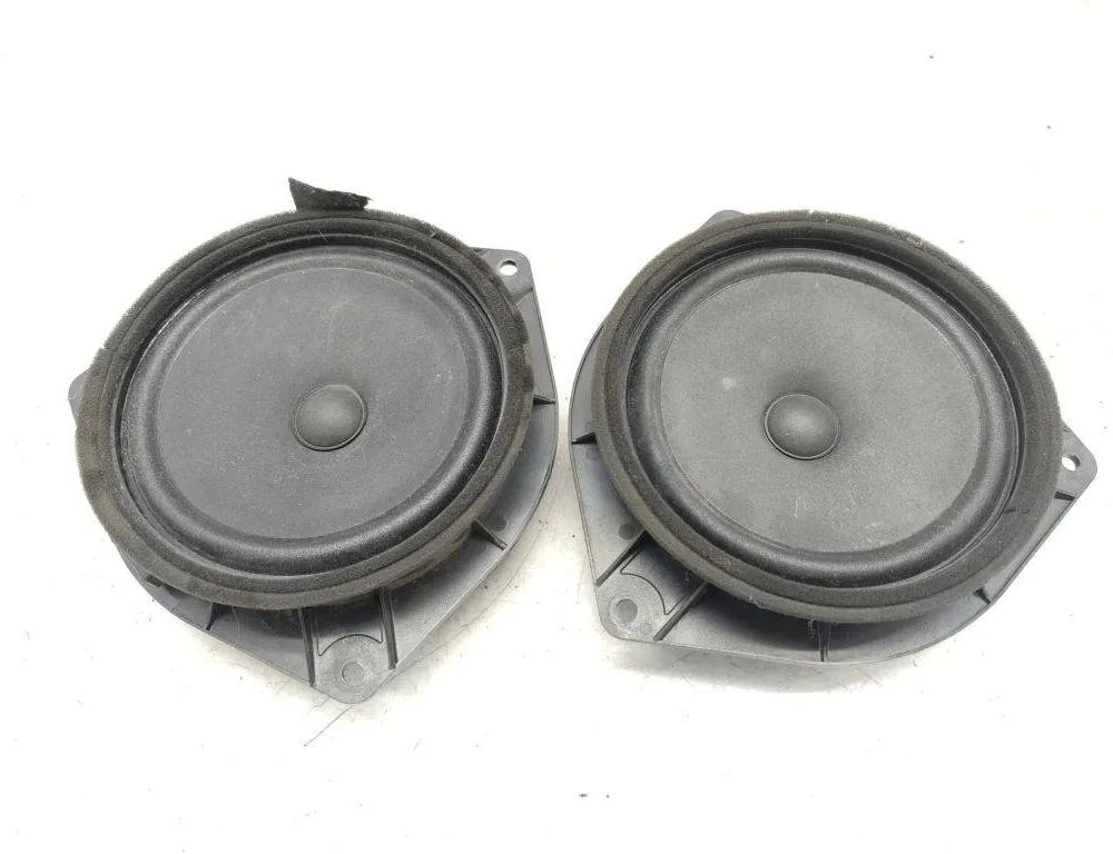 TOYOTA Prius 3 generation (XW30) (2009-2015) Zadný ľavý reproduktor dverí 8616022A10 30658297