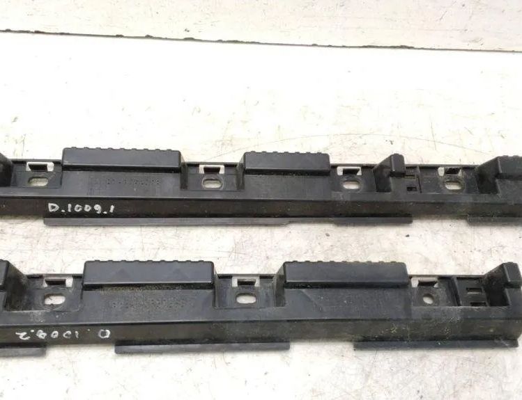 BMW X1 E84 (2009-2015) Кронштейн боковой юбки 51122991494 31450000