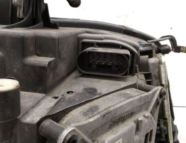 AUDI A4 B7/8E (2004-2008) Фара передняя левая 8K0941597,1307329218,0301240271,8K0941003C 32107425