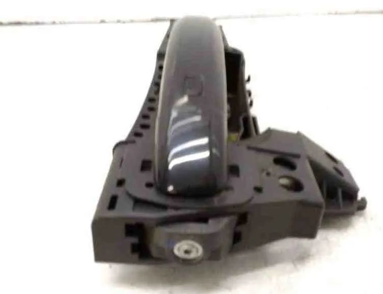 AUDI A4 B7/8E (2004-2008) Наружная ручка боковых левых дверей LY9B 32631483