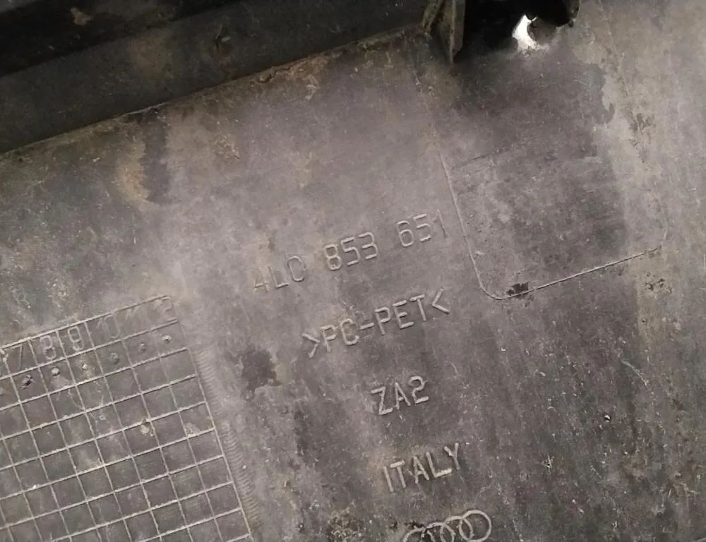 AUDI Q7 4L (2005-2015) Predný horný mriežka 4L0853651 32810618