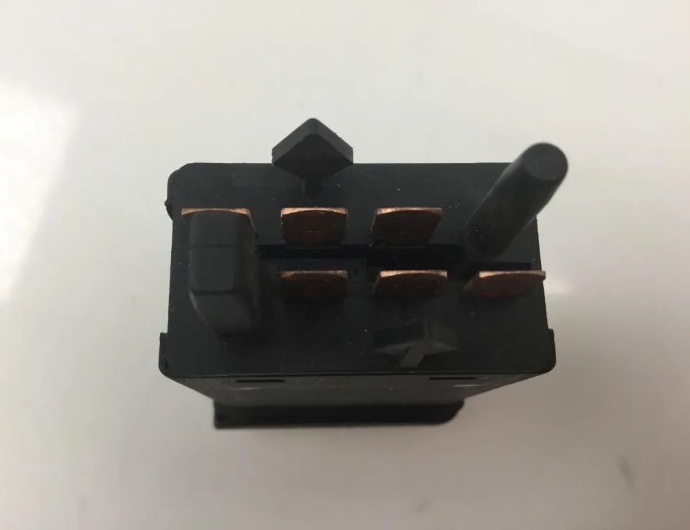 VOLKSWAGEN Golf 4 generation (1997-2006) Vypínač vykurovania zadného okna 1J0953235H 32903904