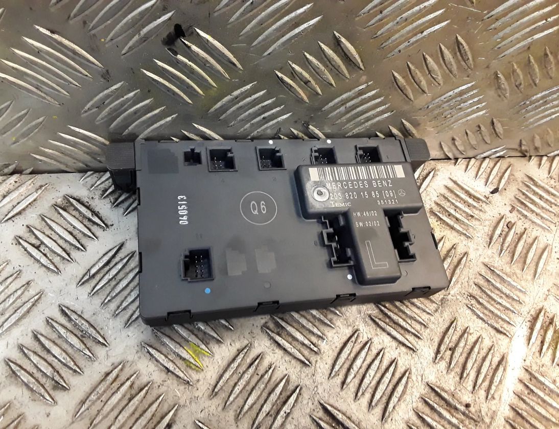 MERCEDES-BENZ C-Class W203/S203/CL203 (2000-2008) Ovládacia jednotka ľavých predných dverí 2038201585,a2038201585 11611686