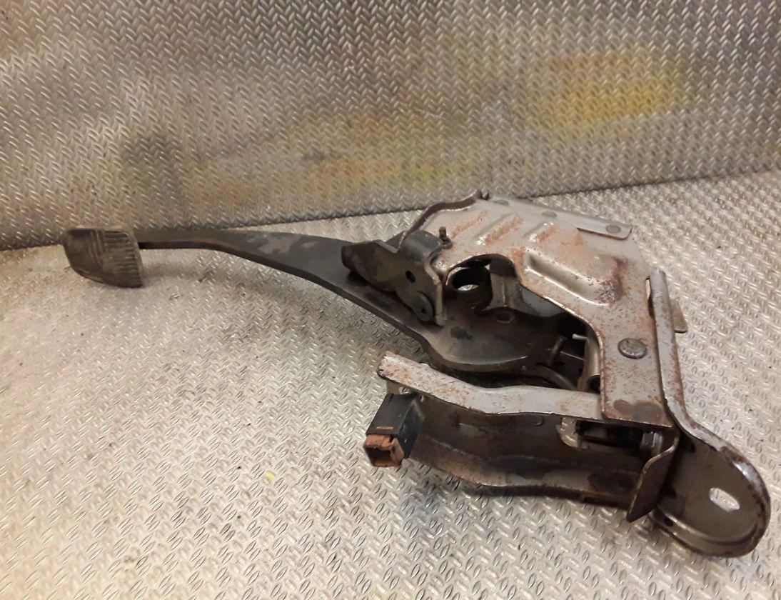 NISSAN NP300 1 generation (2008-2015) Brake Pedal 11714318