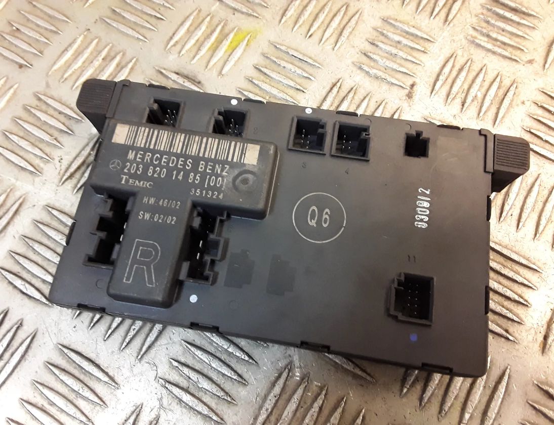 MERCEDES-BENZ C-Class W203/S203/CL203 (2000-2008) Блок управления дверей передние  правые 2038201485,a2038201485 12241261
