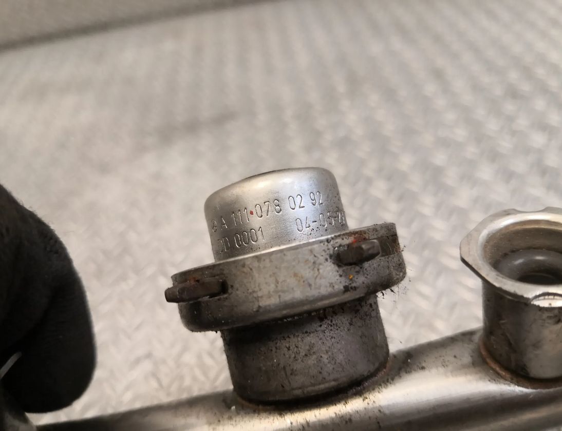 MERCEDES-BENZ CLK AMG GTR C297 (1997-1999) Fuel Rail 1110780292 13884939