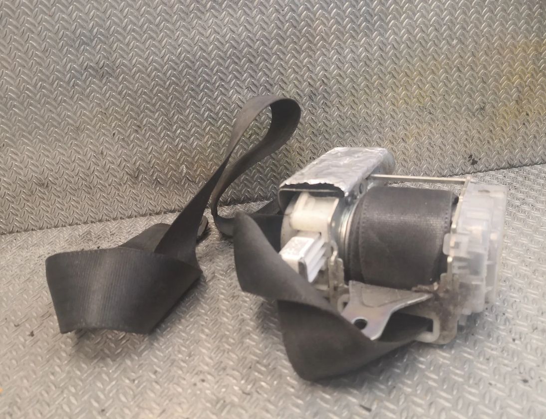 LEXUS RX 2 generation (2003-2009) Front Right Seatbelt 7K7290-P 14755656