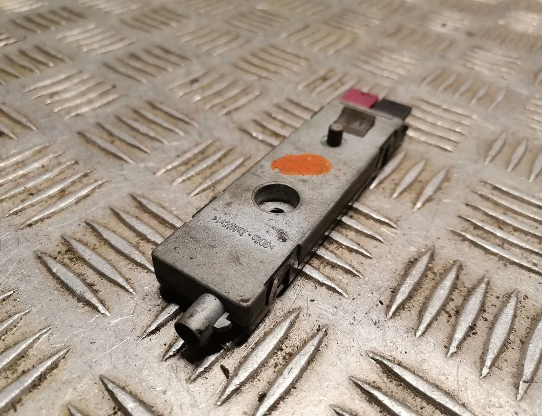 MERCEDES-BENZ E-Class W212/S212/C207/A207 (2009-2016) Bootlid Antenna Amplifier 2128201689 17404126