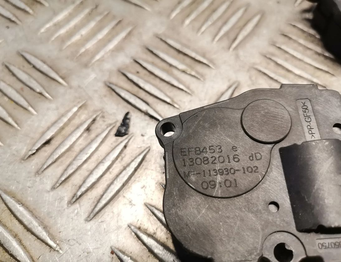 LAND ROVER Range Rover Sport 2 generation (2013-2022) Ventilátor kúrenia MF-113930-102 18097005