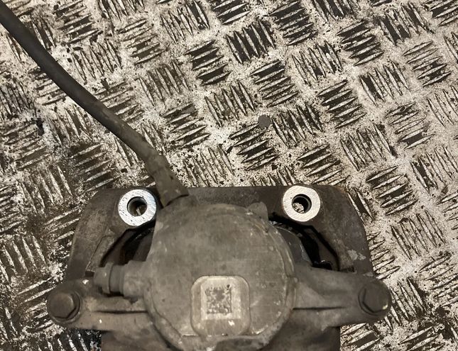 MERCEDES-BENZ C-Class W204/S204/C204 (2004-2015) Ľavý predný brzdový strmeň 2044212181,A2044212181 28282803