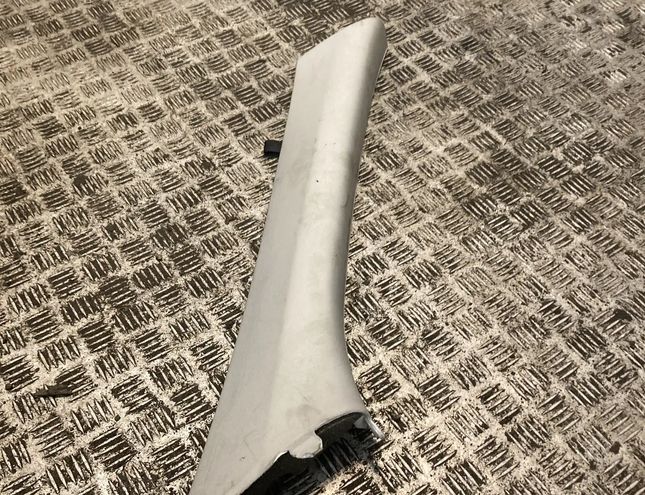 MERCEDES-BENZ M-Class W164 (2005-2011) Pravý A stĺpikový obklad 1646900425,A1646900425 28457379