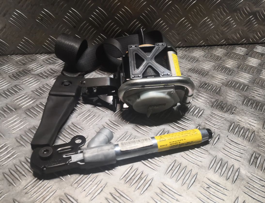 OPEL Insignia A (2008-2016) Pravý predný bezpečnostný pás 13303851,3063932aa 28488211