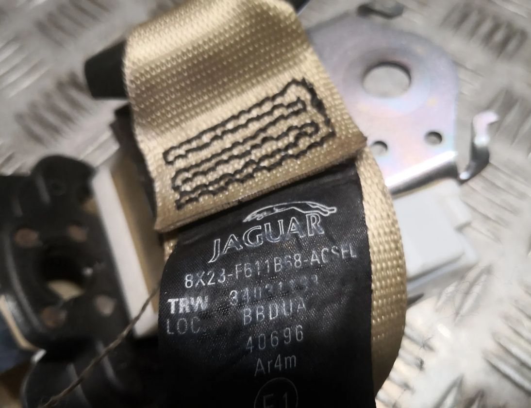 JAGUAR XF 1 generation  (2011-2016) Pravý zadný bezpečnostný pás 8x23f611b68ac 30720202