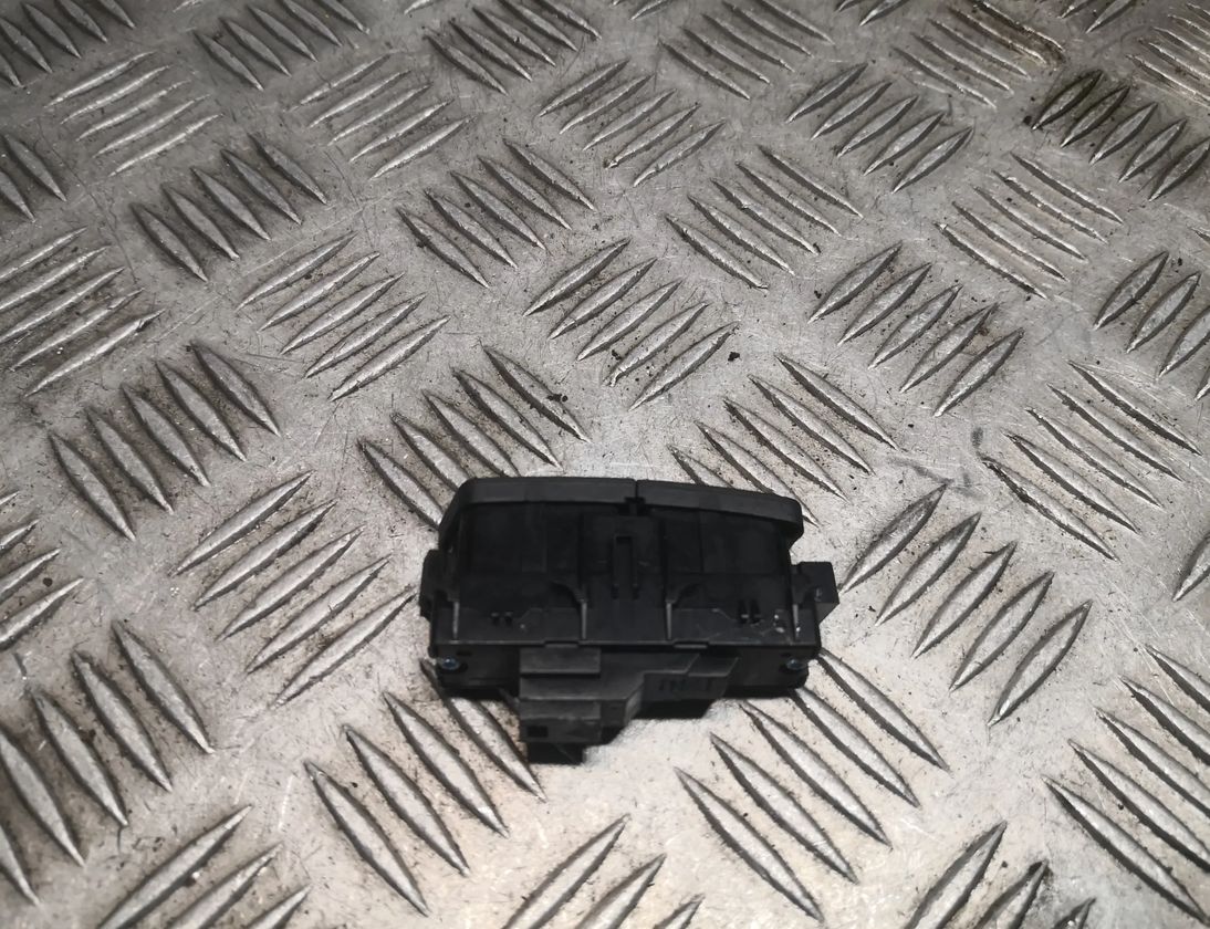 MERCEDES-BENZ C-Class W204/S204/C204 (2004-2015) Центральный замок 2048706410,A2048706410 31223012