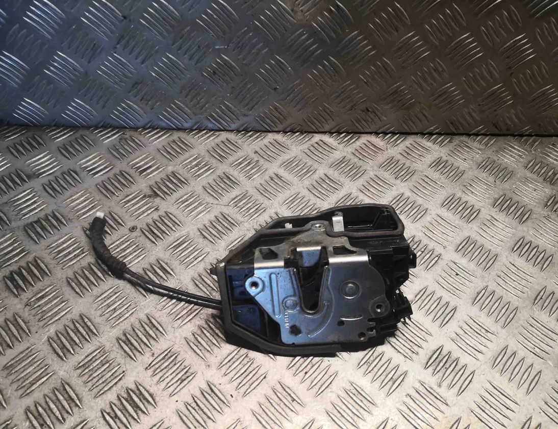BMW 5 Series E60/E61 (2003-2010) Ľavý predný zámok dverí 7202143 32398570
