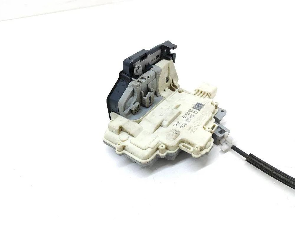 SKODA Superb 1 generation (2001-2008) Замок задней левой двери 3C4839015A 30547027