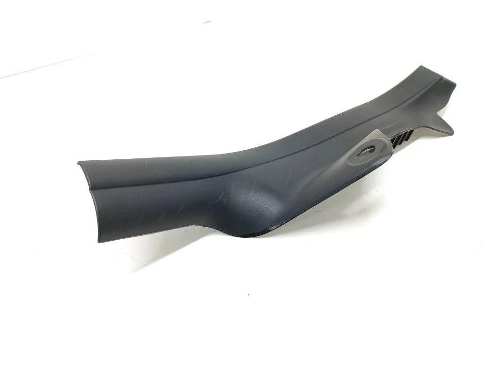 BMW 1 Series E81/E82/E87/E88 (2004-2013) Pravý zadný prahový lišta 51477066978 30547966