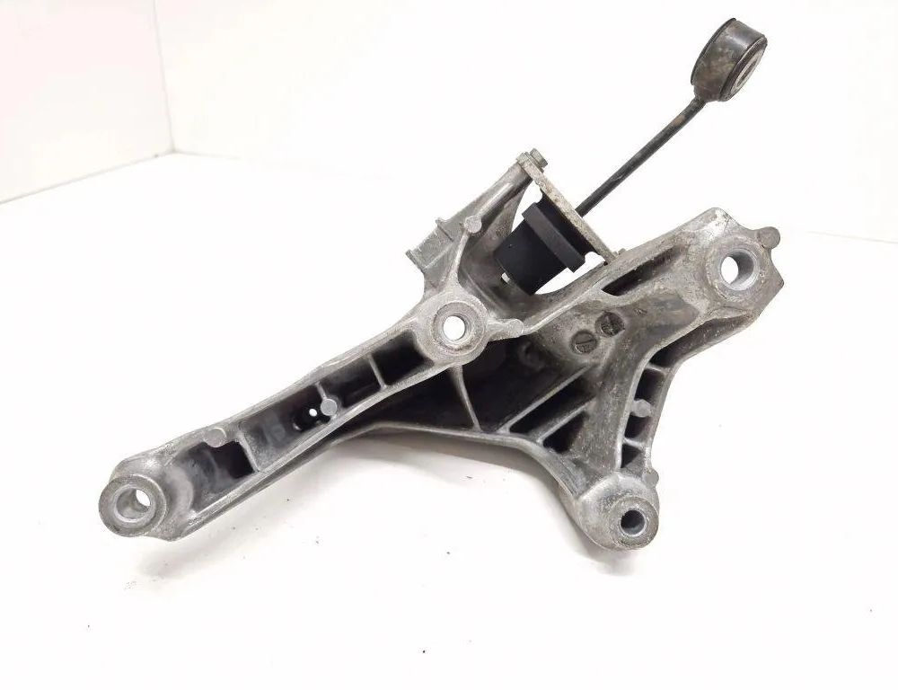 AUDI A4 B7/8E (2004-2008) Držiak motora pravá strana 4M0199307AD 30555145