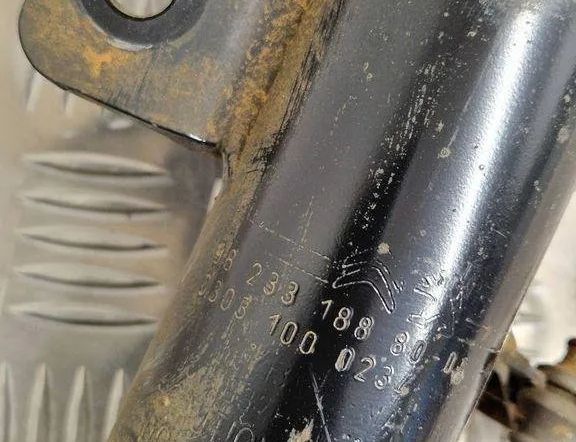 PEUGEOT 308 T9 (2013-2021) Ľavý predný náboj kolesa 9823318880 30555529