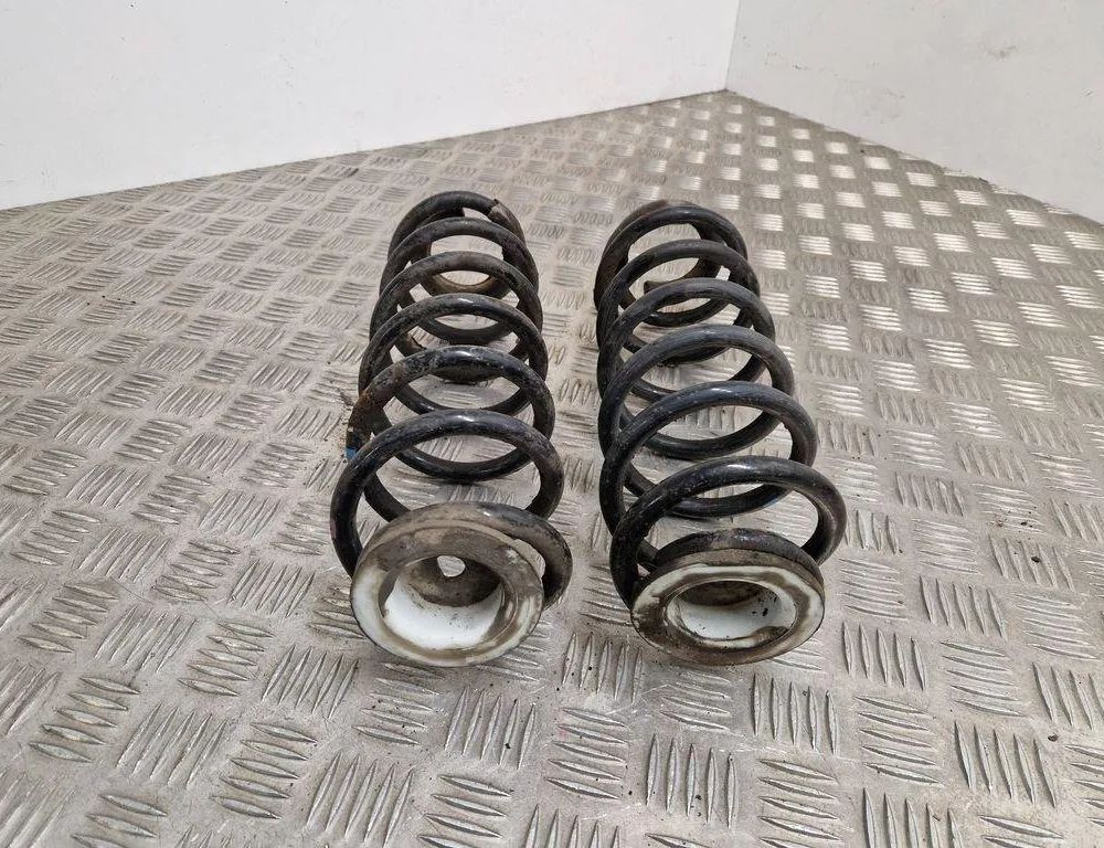 PEUGEOT 2008 2 generation (2019-2023) Пружина амортизатора задняя правая 30566338