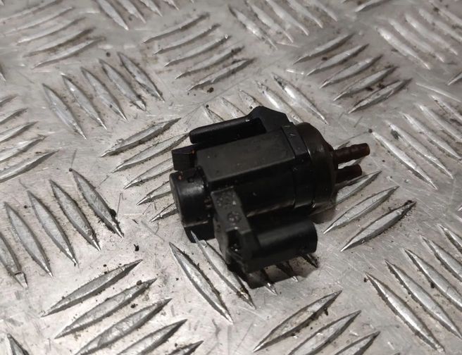 BMW 4 Series F32/F33/F36 (2013-2020) Motor vzduchovej klapky 8570791 23414643