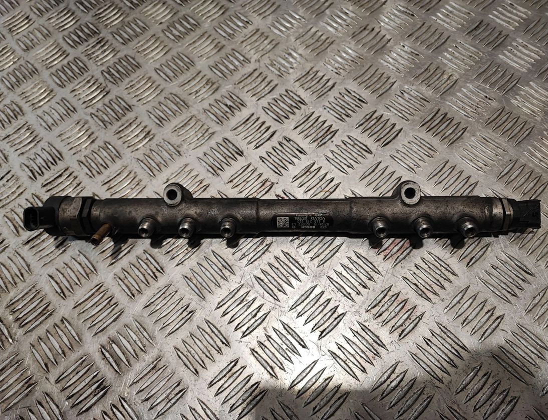 VOLVO S80 2 generation (2006-2020) Fuel Rail 30777554 23415384
