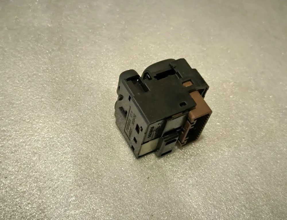 TOYOTA Prius 4 generation (XW50) (2015-2023) Mirror adjustment switch 183575 30646223