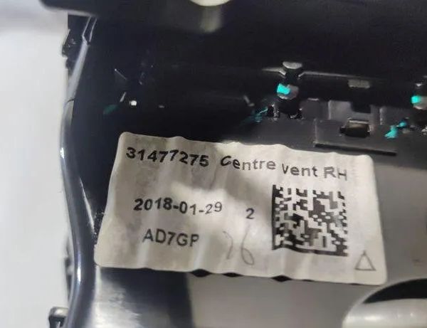 VOLVO XC60 2 generation (2017-2024) Отделочный щит панели  31477275 30649261