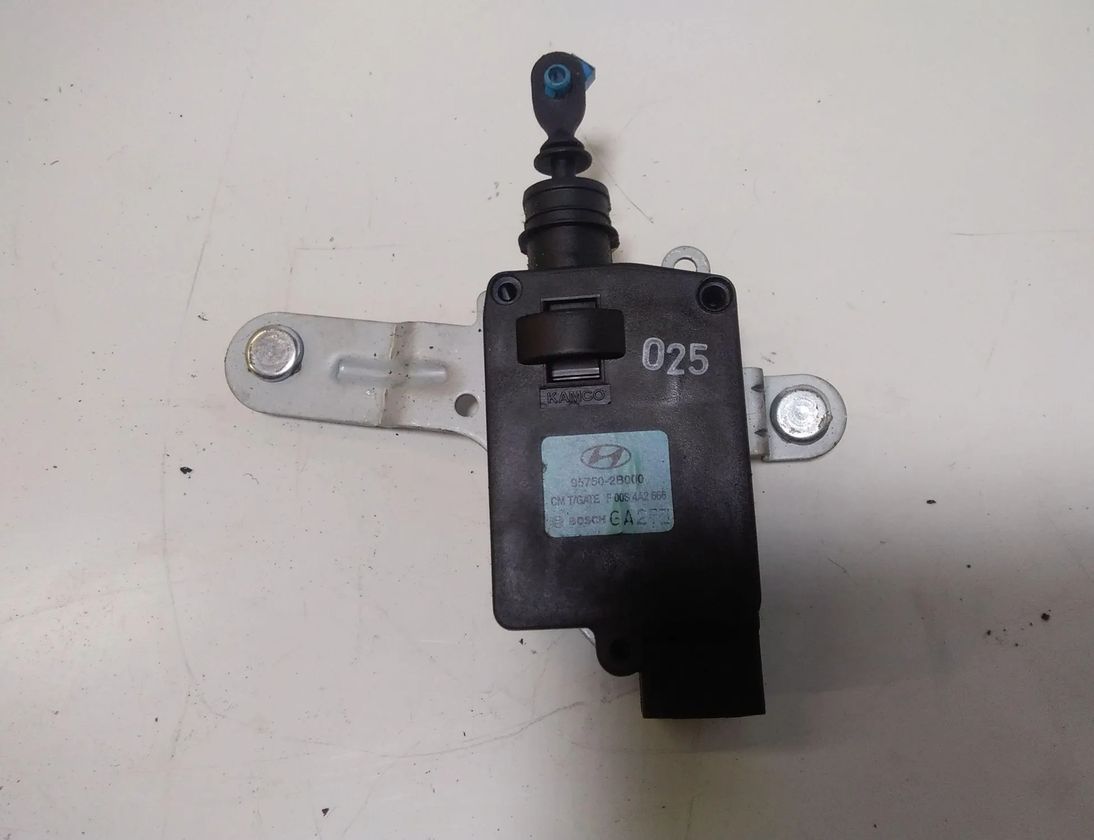 HYUNDAI Santa Fe CM (2006-2013) Central Locking Motor 957502B000 27597967