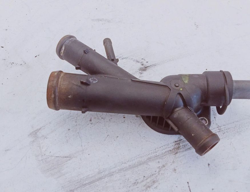 VOLKSWAGEN Passat B7 (2010-2015) Шланги охлаждающей жидкости 03L121131AA 27617810