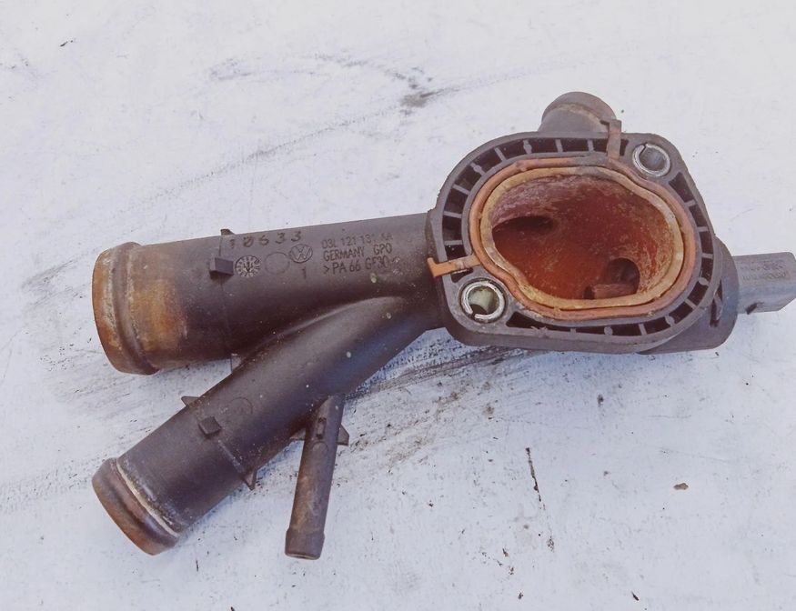 VOLKSWAGEN Passat B7 (2010-2015) Шланги охлаждающей жидкости 03L121131AA 27617810