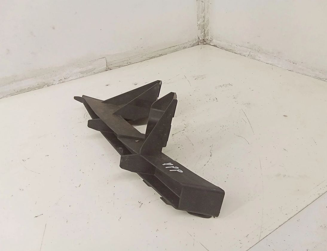 AUDI Q7 4L (2005-2015) Front Right Bumper Bracket 4L0807334 27621840