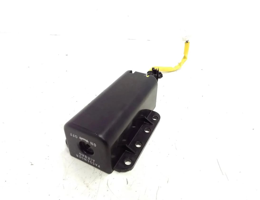 MITSUBISHI Outlander 2 generation (2005-2013) SRS prepínač 8610A054 27668160